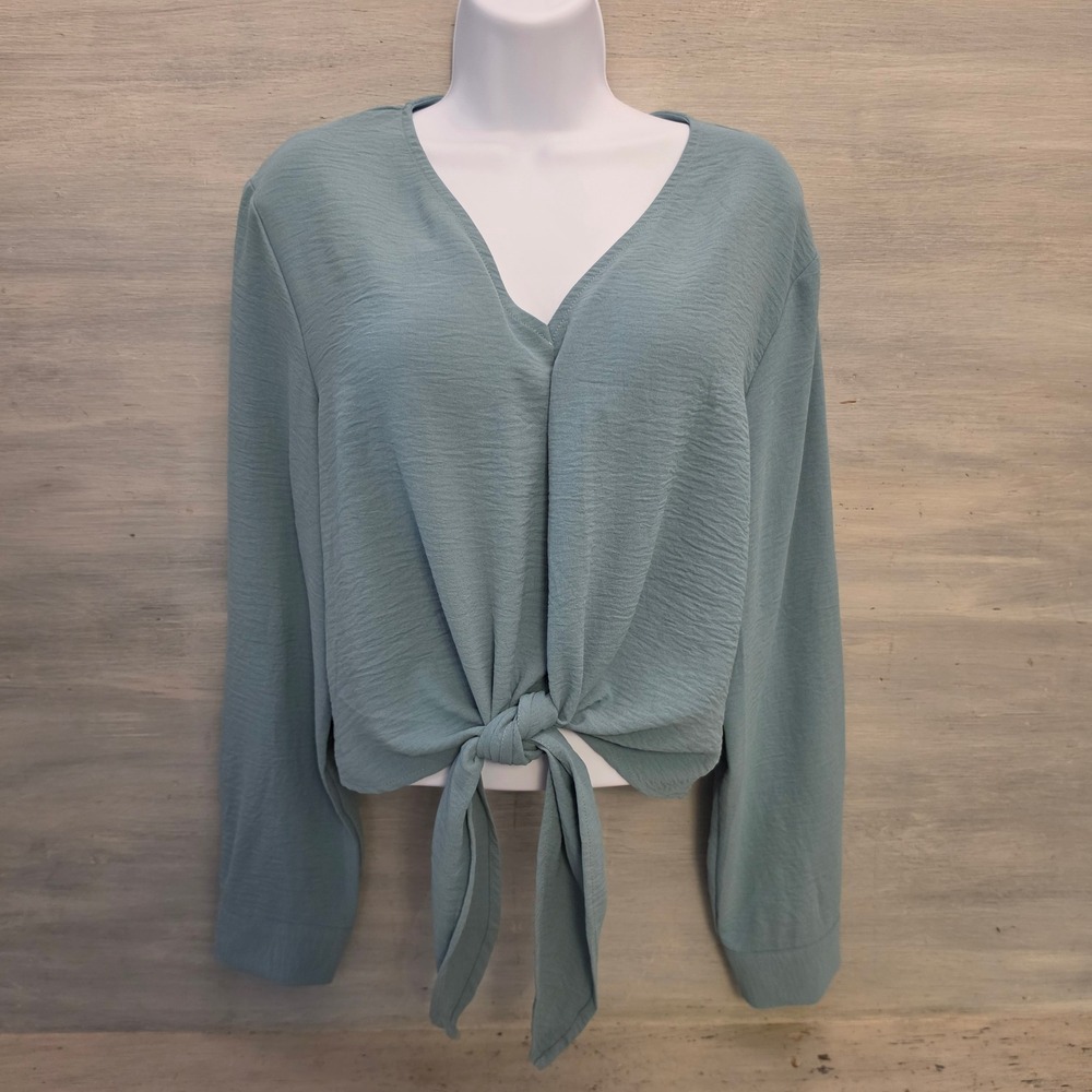 Fashion Sage Green Vneck Slightly Cropped Tie Front Hem Blouse Size XL GC